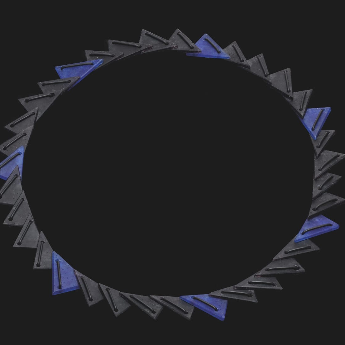 TRIANGLE BLACK AND BLUE
